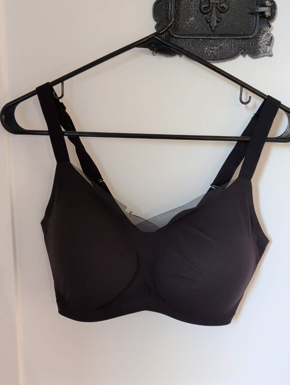 Honeylove Black Wireless Bra with Light Mesh Detail